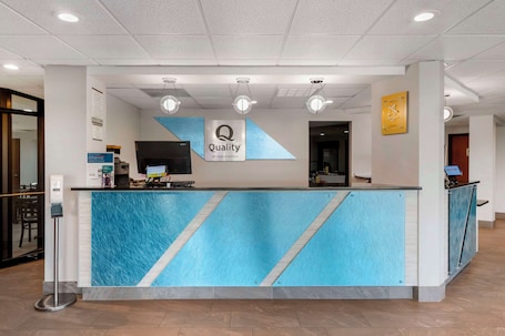 Lobby. Quality Inn Foristell