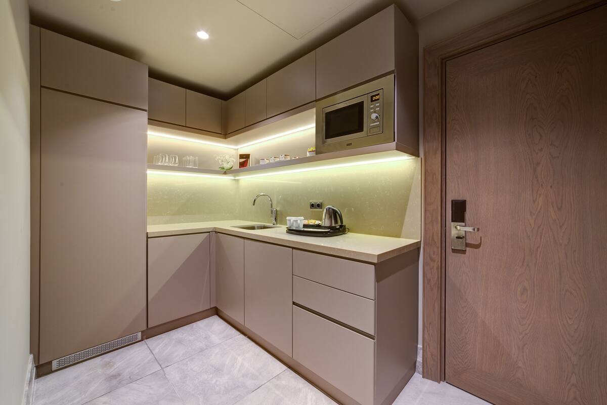 presidential suite | private kitchen | electric kettle