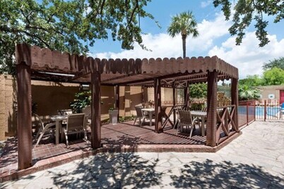 Hotel Ava