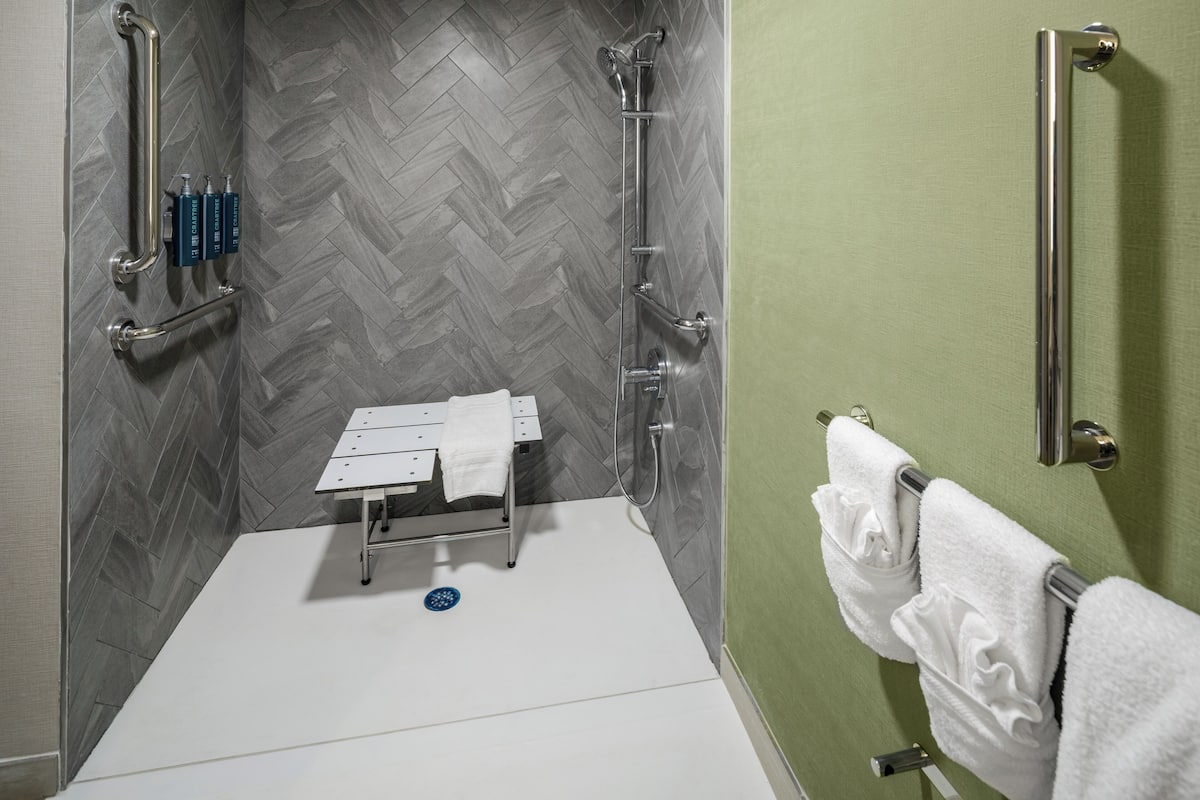 Room, 1 King Bed, Accessible (Mobility & Hearing, Roll-In Shower) | Premium bedding, pillowtop beds, desk, iron/ironing board