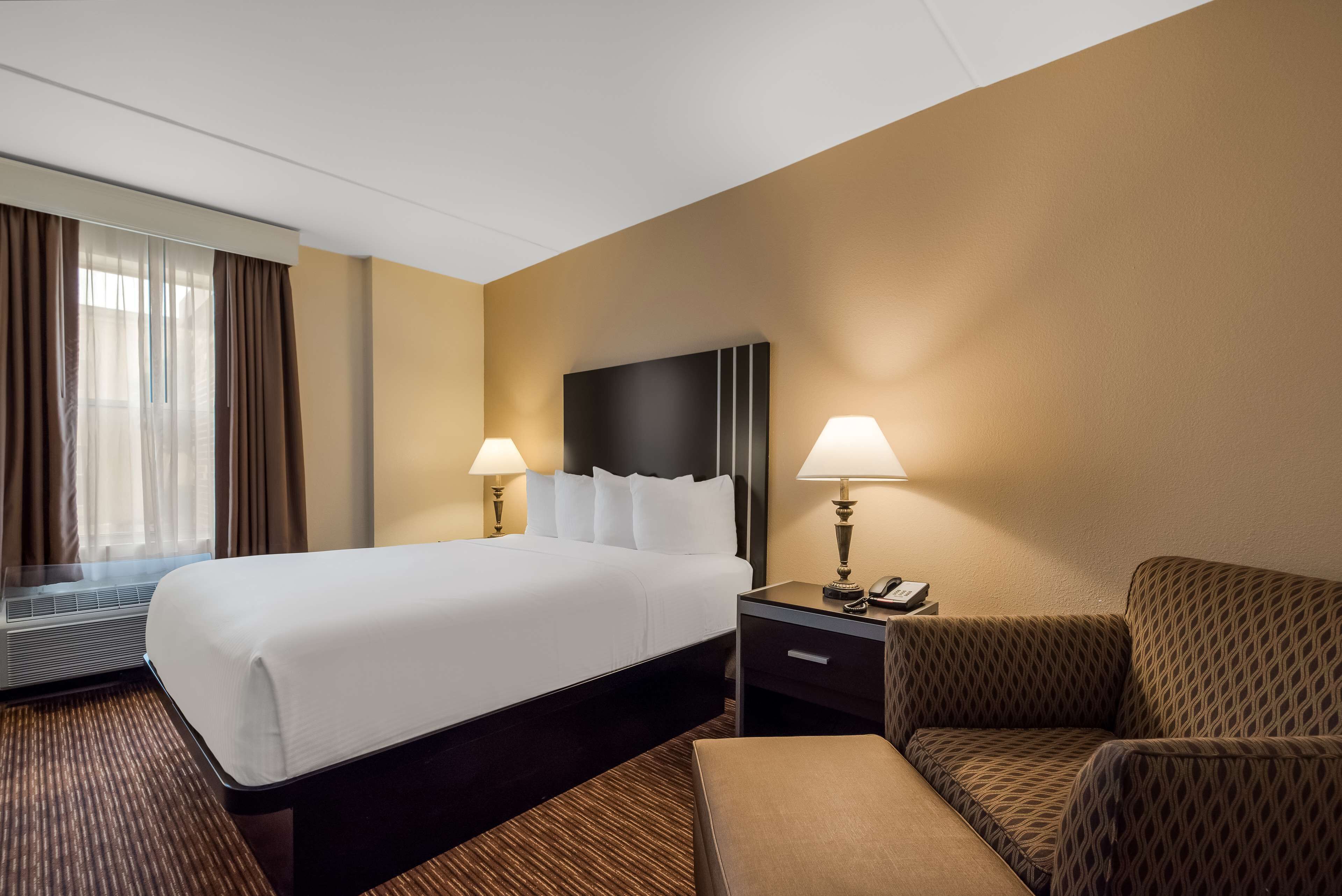 standard room, 1 queen bed, accessible, refrigerator & microwave | in-room safe, laptop workspace, iron/ironing board