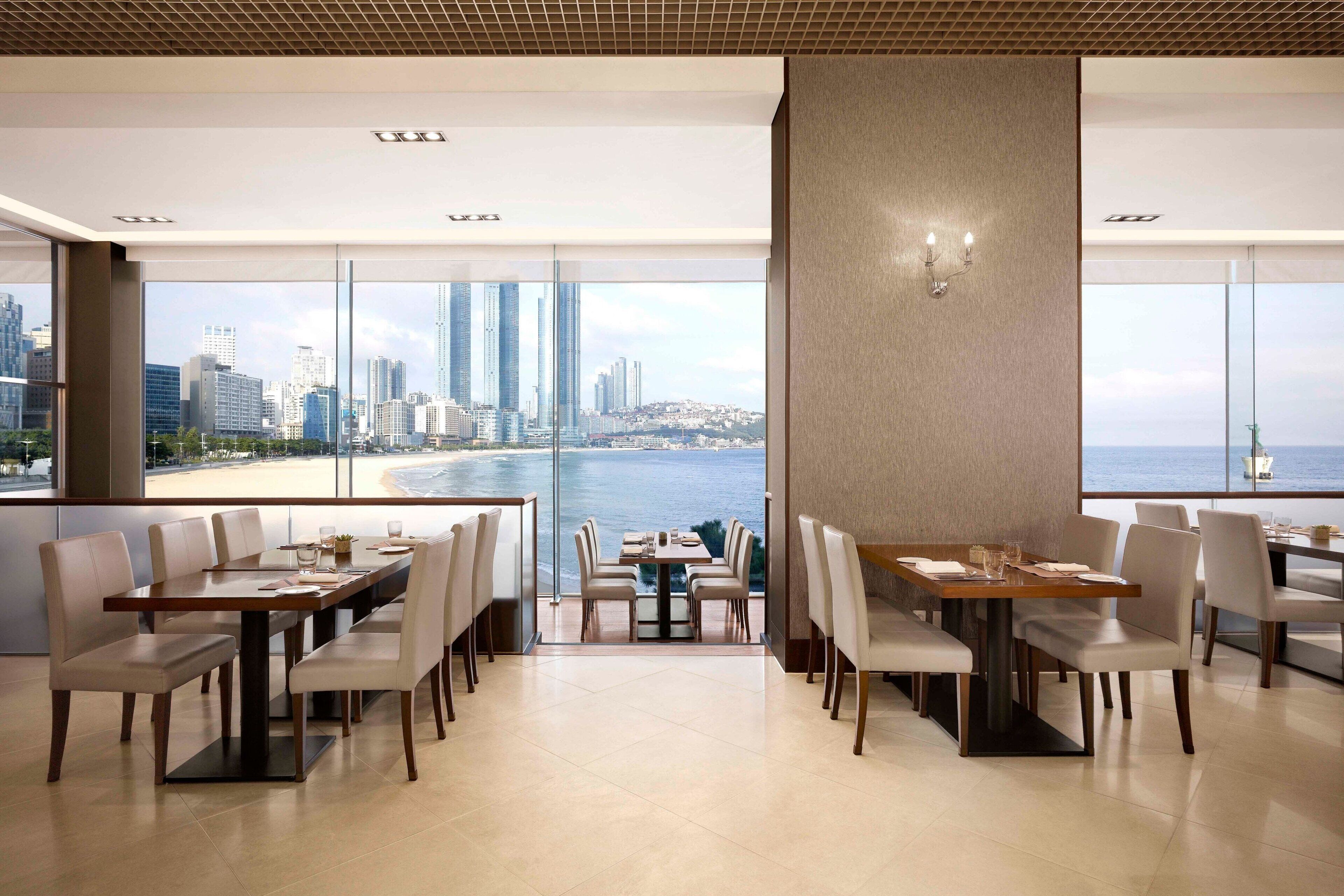 4 restaurants, breakfast served