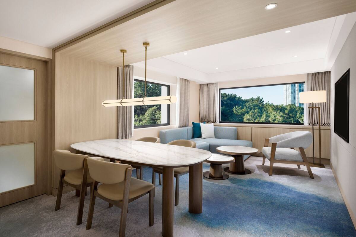 executive park suite, club lounge access, 1 bedroom suite, 1 king, partial sea view, candner room | 1 bedroom, premium bedding, down duvets, pillow-top beds