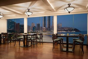 4 Restaurants, Frühstück