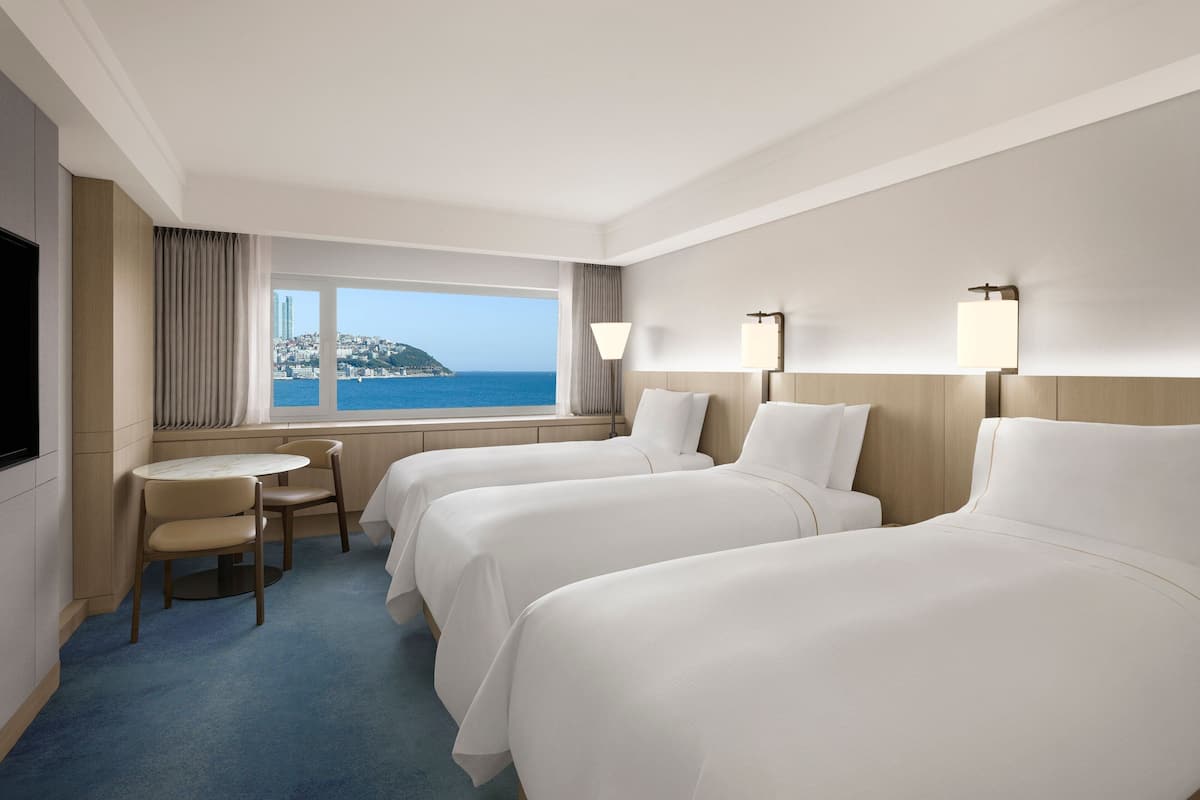 Deluxe Beach Triple, 3 Twin, Haeundae Beach view | 1 bedroom, premium bedding, down comforters, pillowtop beds
