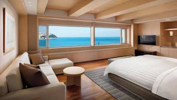 Premium bedding, down duvets, pillow-top beds, minibar