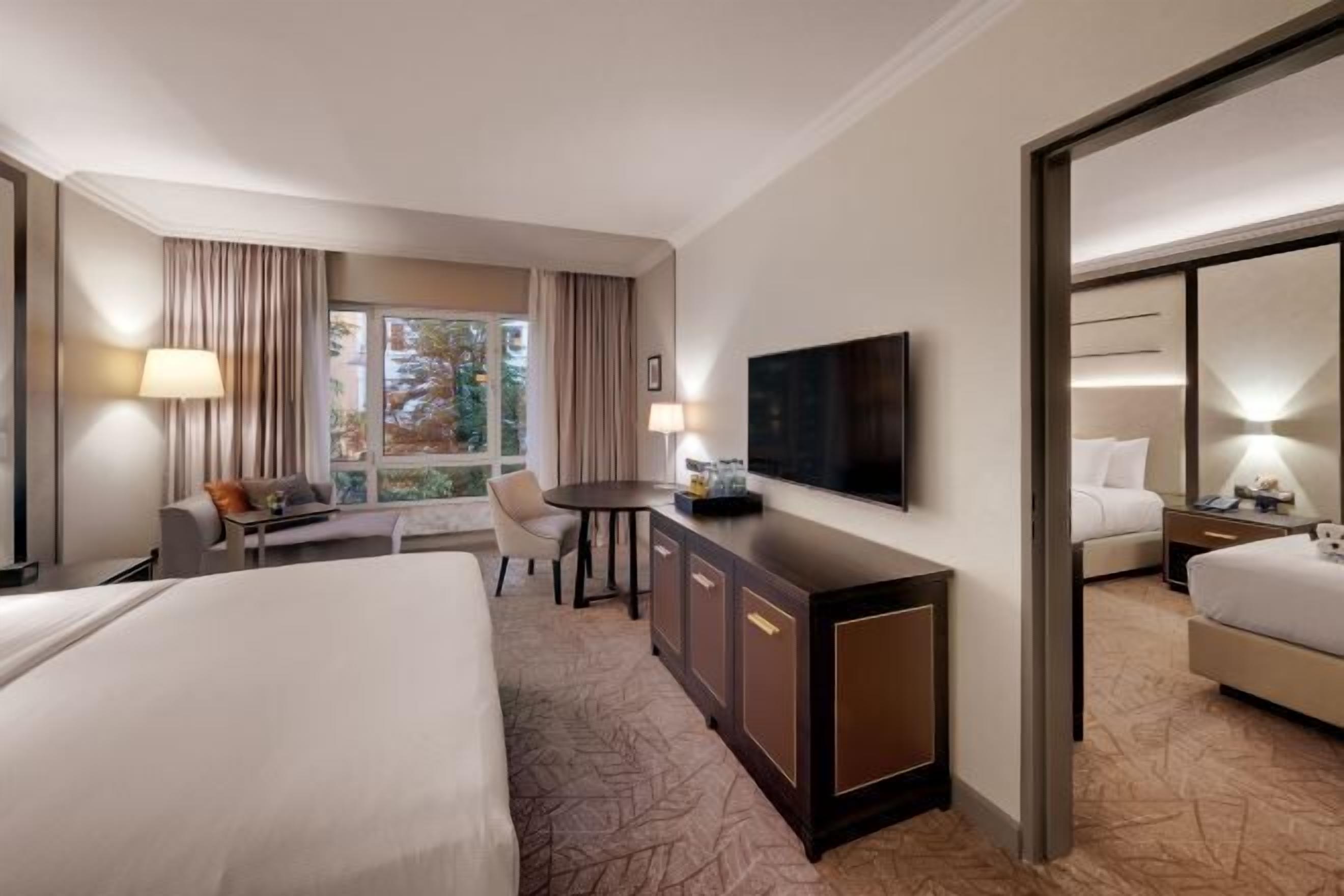 Allergikerbettwaren, Zimmersafe, laptopgeeigneter Arbeitsplatz