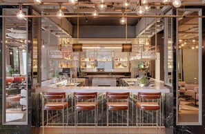 Bar (on property) - Hilton Munich City (Munich)