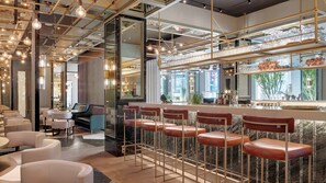 Serves lunch and dinner - Hilton Munich City (Munich)