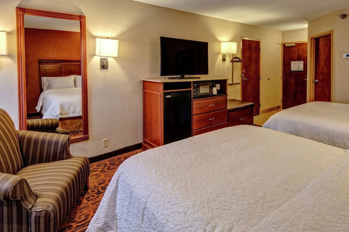 Select Comfort beds, in-room safe, desk, laptop workspace