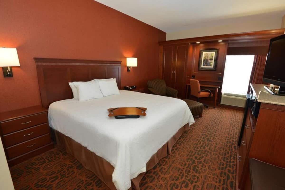 Select Comfort beds, in-room safe, desk, laptop workspace