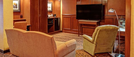 Suite, 1 King Bed, Non Smoking | Select Comfort beds, in-room safe, desk, laptop workspace