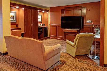 Suite, 1 King Bed, Non Smoking | Select Comfort beds, in-room safe, desk, laptop workspace