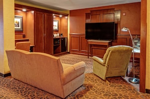 Suite, 1 King Bed, Non Smoking | Select Comfort beds, in-room safe, desk, laptop workspace