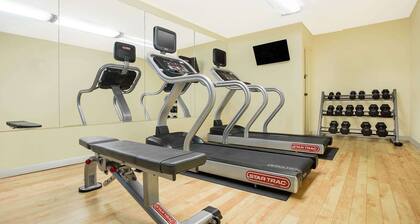 Days Inn by Wyndham Asheville/Mall