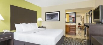 Days Inn by Wyndham Asheville/Mall