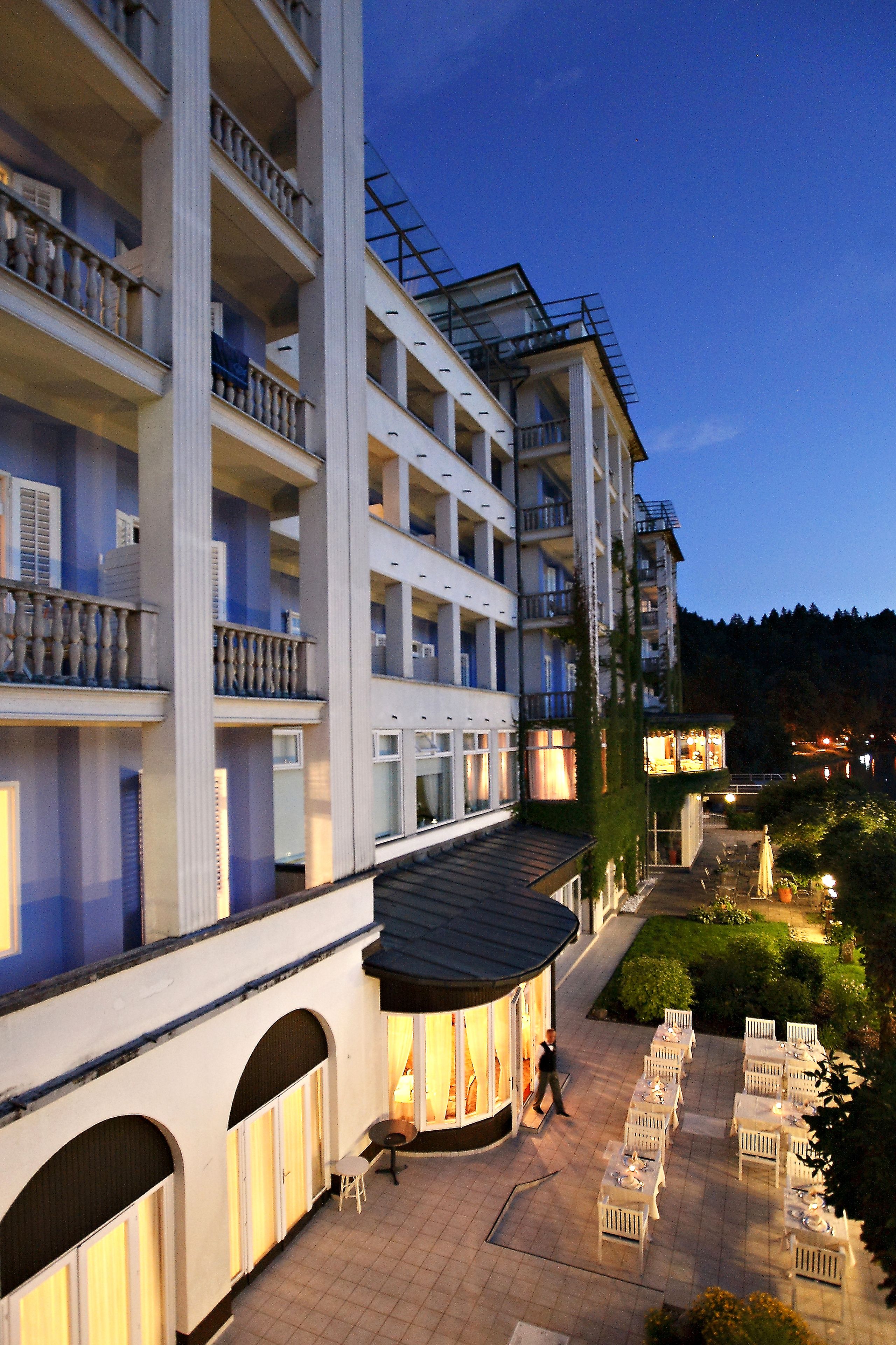 Fassade der Unterkunft – Abend/Nacht
