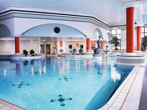 4 piscines intérieures