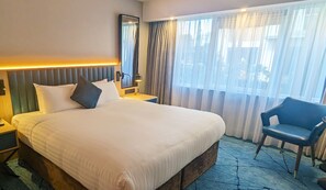 Habitación doble superior, 1 cama King size | Ropa de cama de alta calidad y caja de seguridad en la habitación 
