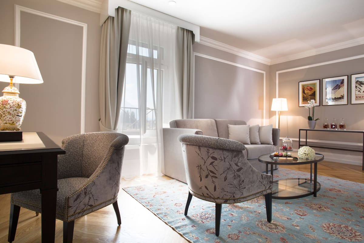 Suite superior | 1 dormitorio, ropa de cama de alta calidad, minibar y caja fuerte