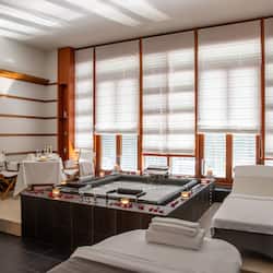 Indoor spa tub