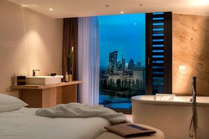 Ropa de cama de alta calidad y minibar