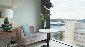 Premium bedding, pillowtop beds, minibar, in-room safe