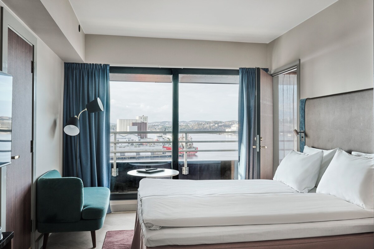 Superior Room, Balcony, Ocean View | Premium bedding, pillowtop beds, minibar, in-room safe