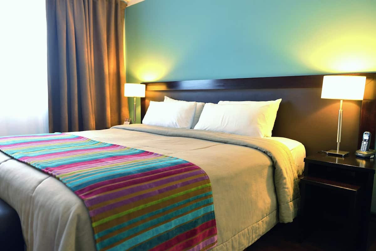 Premium bedding, down comforters, minibar, in-room safe