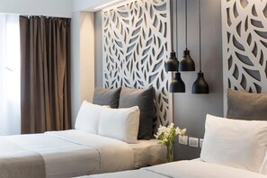 Business Twin Room | 1 bedroom, premium bedding, down comforters, minibar