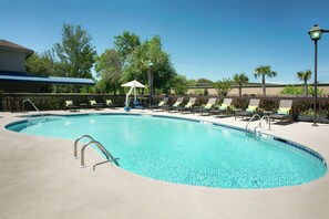 Outdoor pool, pool umbrellas, sun loungers