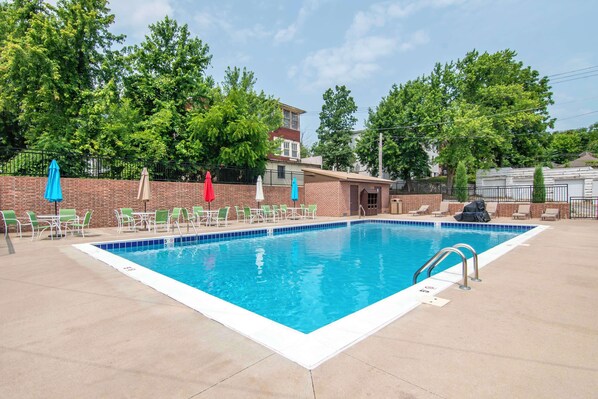 Indoor pool, seasonal outdoor pool, pool umbrellas, sun loungers