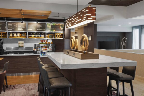 Se sirven desayunos, cenas y cocina americana 