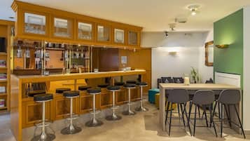 Bar (en la propiedad)