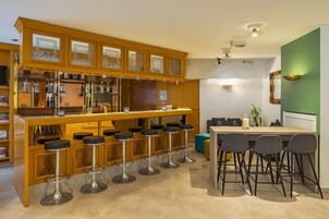 Bar (en la propiedad)