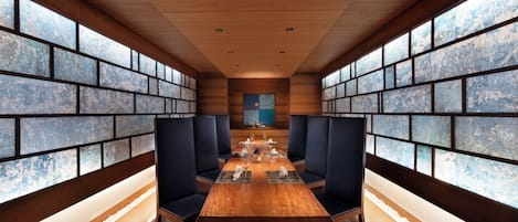 3 restaurants, serveren ontbijt, lunch, diner, Chinese gerechten