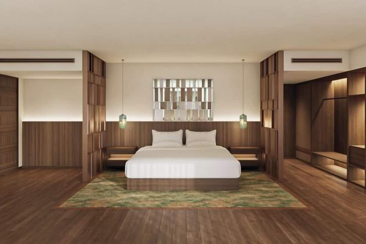 Down duvets, in-room safe, desk, iron/ironing board