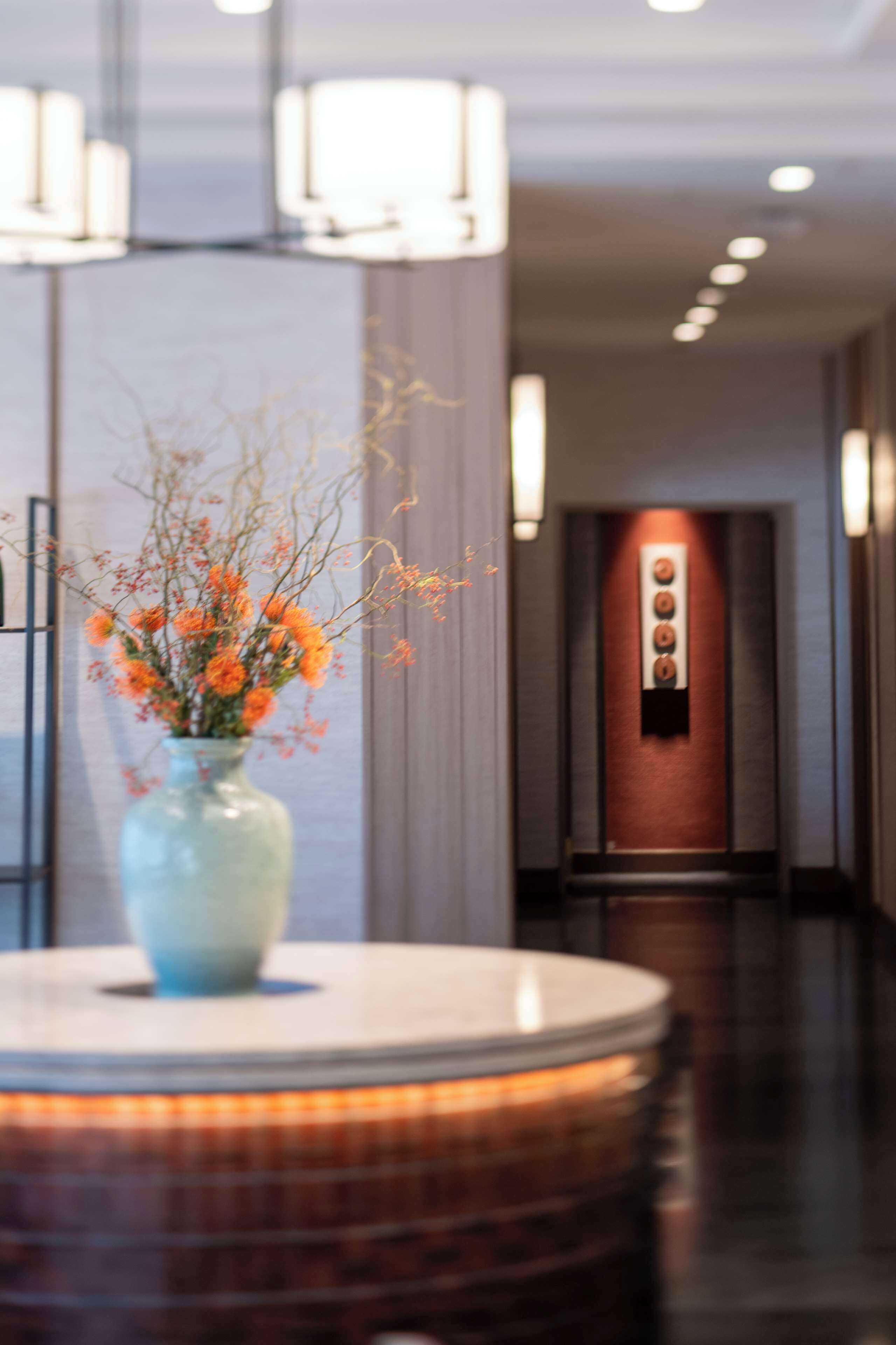 3 restaurants, breakfast, lunch, dinner served; chinese cuisine