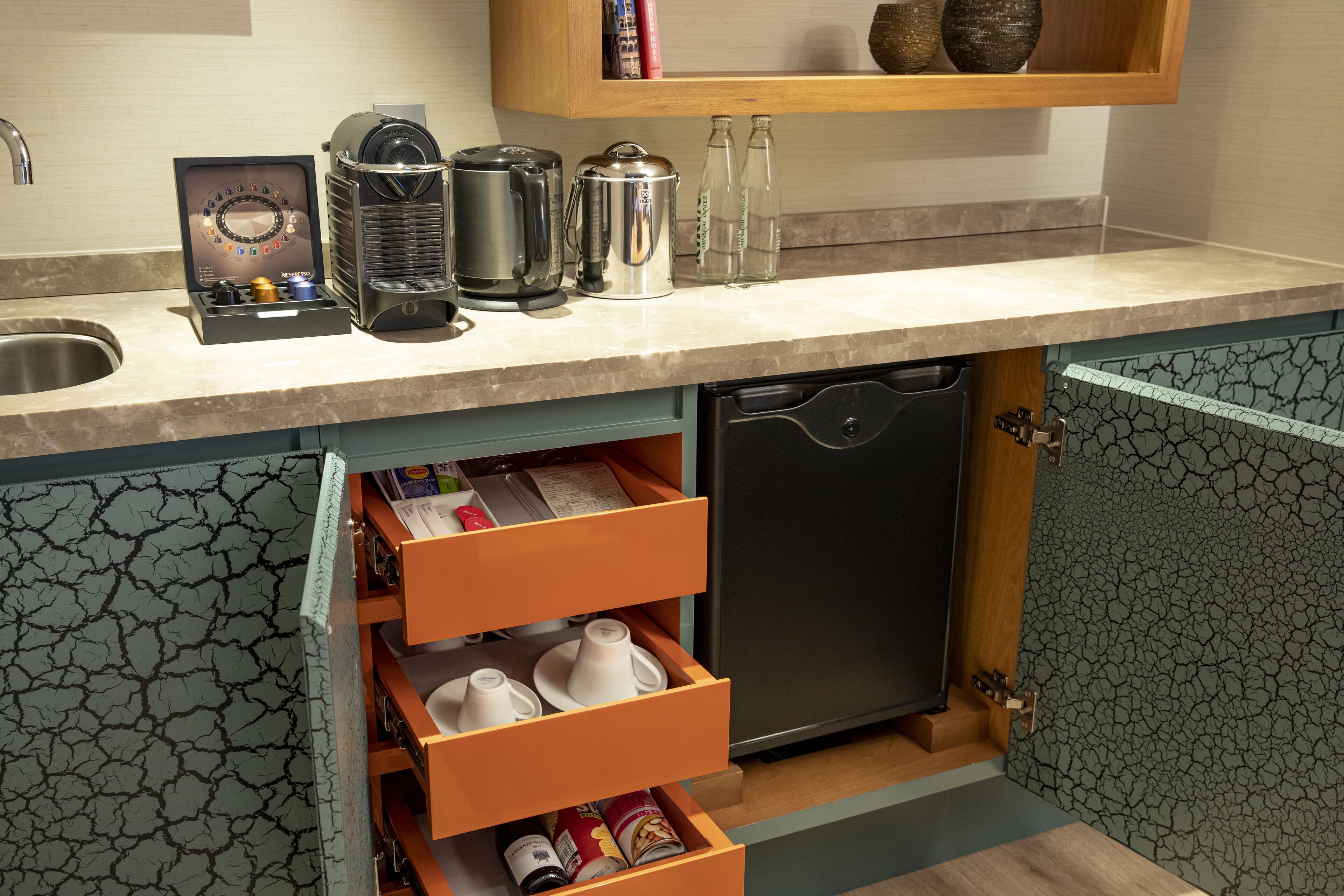 king executive suite | private kitchen