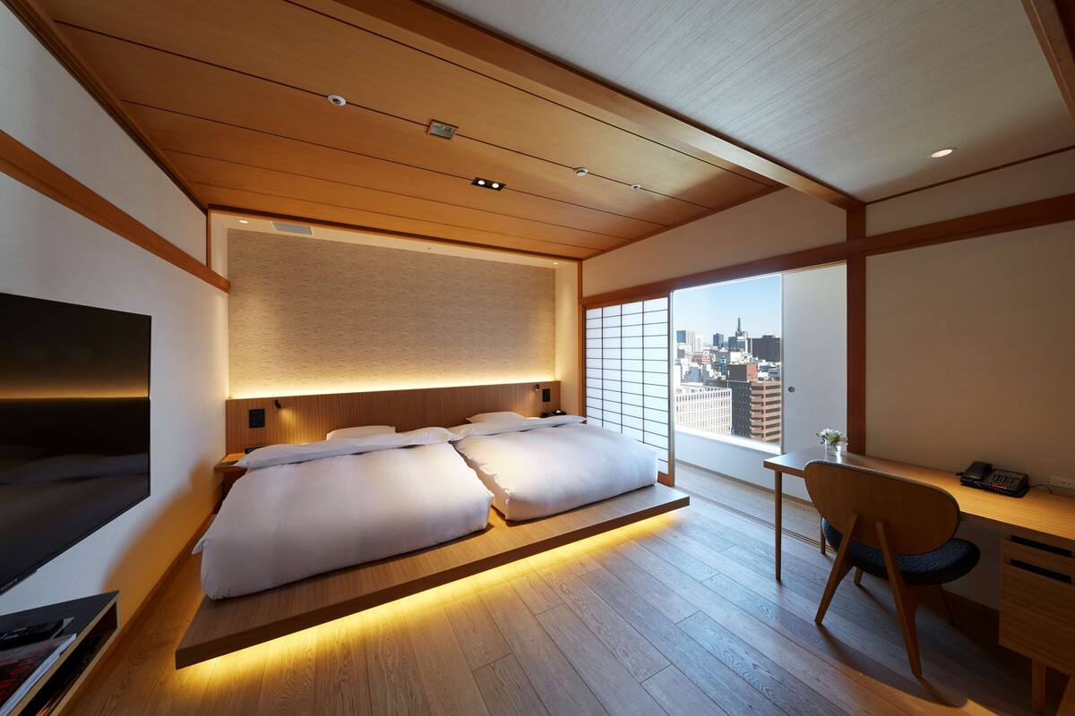 Down comforters, in-room safe, desk, iron/ironing board