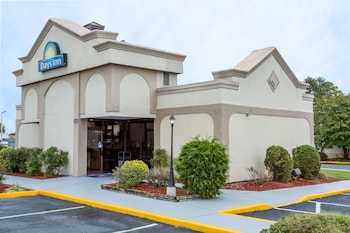 Days Inn by Wyndham Salisbury