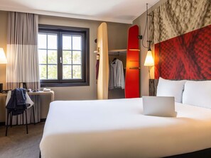 스탠다드 트리플룸 | 책상, 방음 설비, 다리미/다리미판, 무료 WiFi