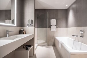 Suite – deluxe, flere senger | Bad