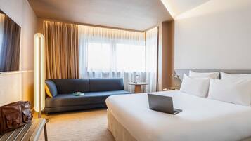 1 chambre, minibar, coffres-forts dans les chambres, bureau