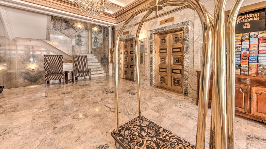 Gaslamp Plaza Suites