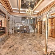 Gaslamp Plaza Suites
