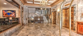 Gaslamp Plaza Suites