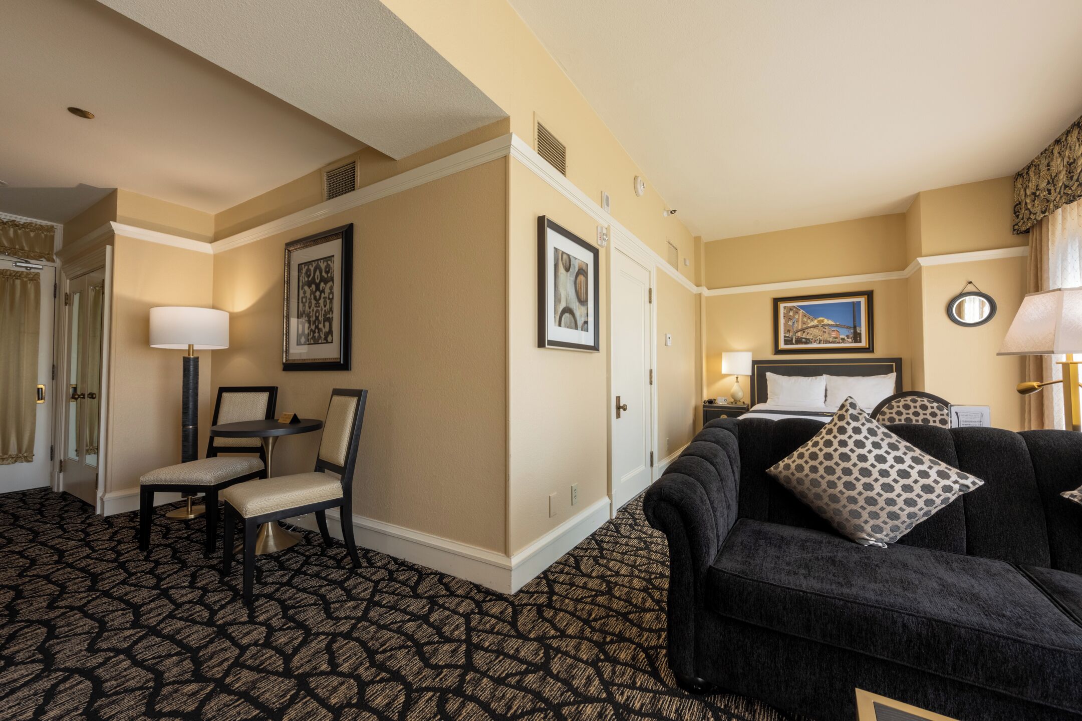 Photo - Gaslamp Plaza Suites