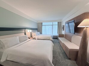 Hypo-allergenic bedding, desk, iron/ironing board - Holiday Inn & Suites Virginia Beach North Beach by IHG (Virginia Beach)