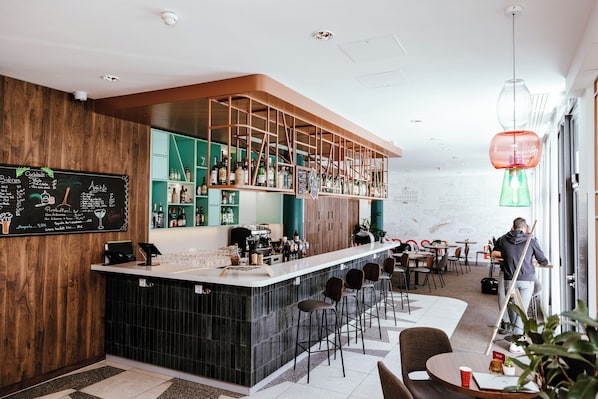 Snack bar